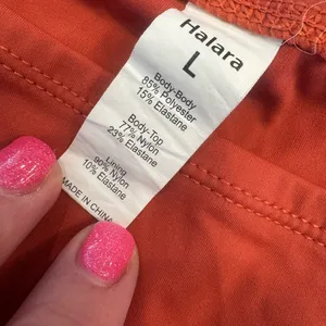 HALARA breezeful Burnt Orange coral pocket Active Shorts size large no flaws thumbnail 3