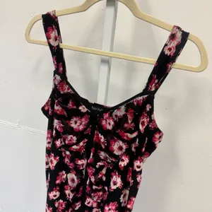 White House Black Market Floral Ruched V-Neck Tank Top Black Pink Size Large thumbnail 3