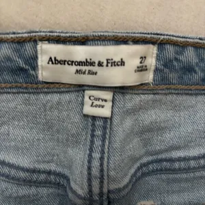 Abercrombie Curve Love Mid Rise Denim Mini Skirt 27 thumbnail 6