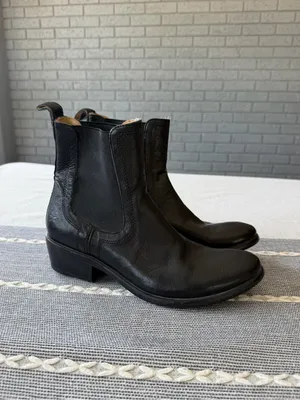 Frye Ankle Chelsea Boots Women’s Size 6 Black Leather thumbnail 2