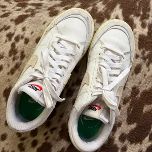 Nike Shoes thumbnail 4