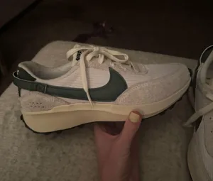 Brand new nike tennis shoes thumbnail 2