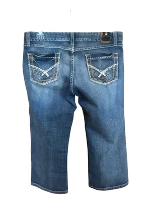 BKE Women’s Blue Light Distressed Sabrina Cropped Jeans. Mid Rise thumbnail 3
