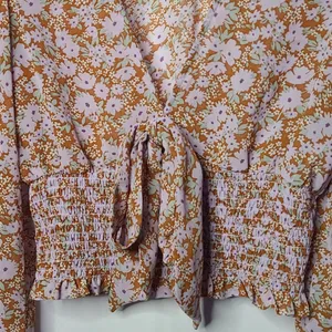 Forever 21 vneck long sleeve floral crop top sz M thumbnail 2
