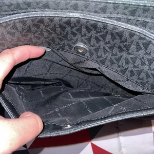 Michael Kors Mk Jet Set Messenger Bag thumbnail 4
