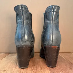 ARIAT | Women's Size 6.5 | Versant Black Leather Stacked Heel Ankle Boots thumbnail 8