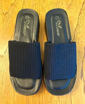 Athlefit Women’s Black Slip-On Slide Wedge Sandals US 9 thumbnail 1