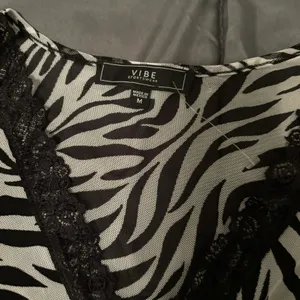 Urban Outfitters Zebra Mesh Lace Top thumbnail 2