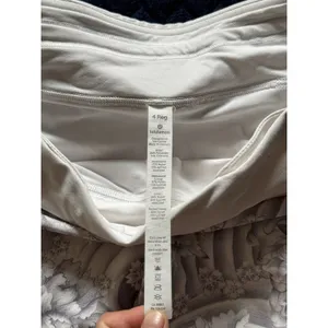 Lululemon Women's Pacesetter Skirt Floral White Gray Sz 4 thumbnail 3