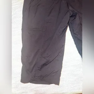 Lululemon Dance Studio Pants | Size 2‎ |Cropped with a 14" inseam thumbnail 11