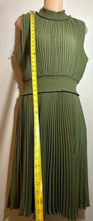 Nanette Lepore Stylish women's dress Size L. $30. thumbnail 5