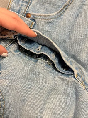 Levi’s 501 Light Wash High Rise Denim Shorts 27” Waist thumbnail 4