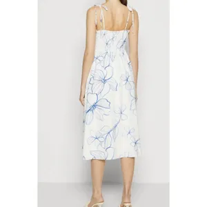 Gap Linen-Blend Smocked Corset Midi Dress Blue & White Floral Size Medium thumbnail 2