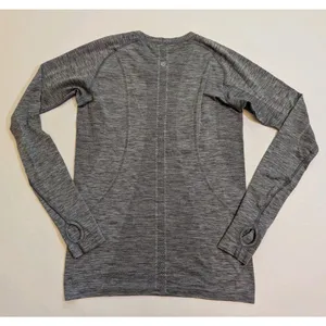 Lululemon Swiftly Tech Long Sleeve Crew Sz 10 Activewear Outdoor Hiking Gym Run thumbnail 6