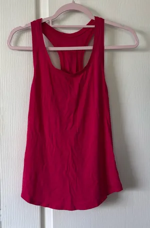 RARE Lululemon Pleated Love Tank Fuscia thumbnail 1