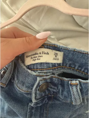 Abercrombie and Fitch Jean Short High Rise Mom thumbnail 3