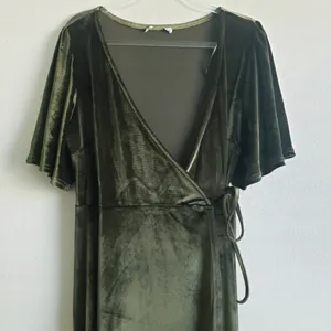 Baltic Born Katelyn Velvet Wrap Maxi Dress New Without Tags thumbnail 4