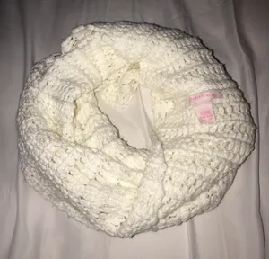 Victoria’s Secret Infinity Scarf thumbnail 1