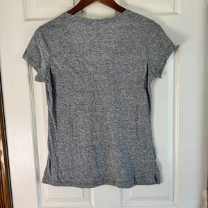 MLB Detroit‎ Tigers V-Neck T-Shirt Women's Heather Gray Baseball Tee M thumbnail 2