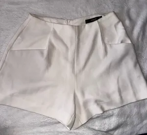 Mango basics shorts  thumbnail 1