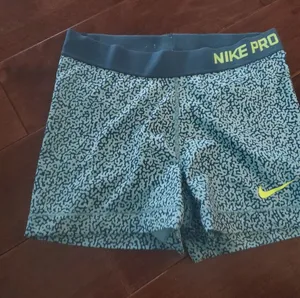 Nike Pro Blue Patterned Compression Shorts thumbnail 1