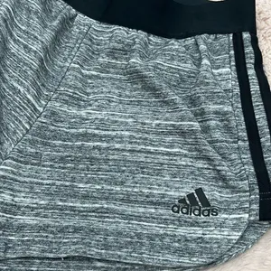 Adidas running shorts size small thumbnail 2