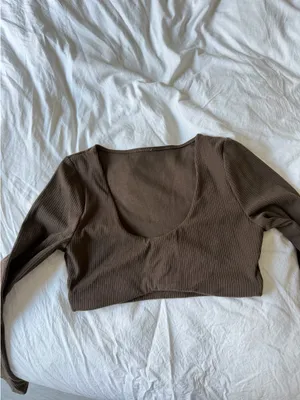 Alo Yoga Long Sleeve Crop thumbnail 3