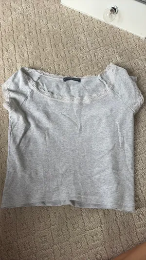 Brandy Melville Lace Top thumbnail 3
