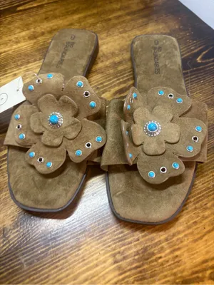 No boundaries brown floral sandals size 6 thumbnail 2