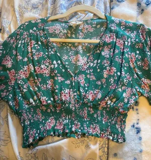 Blouse Style Rack thumbnail 1