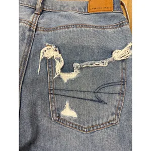American Eagle Baggy Jean Womens 4 Light Wash Distressed High Rise Ripped Denim thumbnail 4