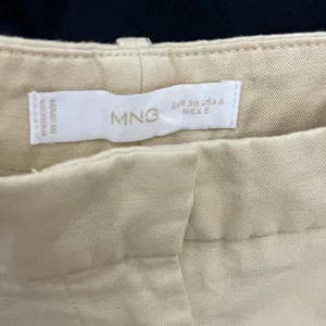 MNG Mango Shorts Beige Pleated women’s Size 38 (US 6) (A175)”✨ thumbnail 6