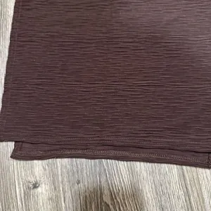 Pretty Little Things SHAPE CHOCOLATE BROWN TEXTURED ONE SHOULDER SPLIT SIDE TOP thumbnail 2