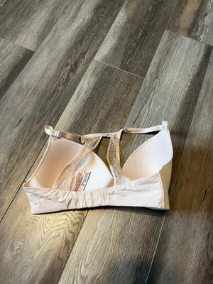 Victoria’s Secret Blush Pink Wireless Bra thumbnail 4