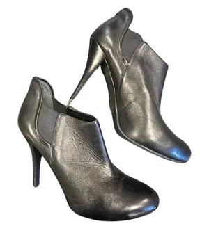 Guess black leather heal‎ booties thumbnail 1