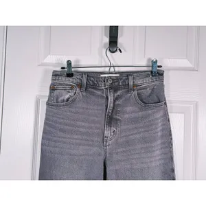 Abercrombie 90s Straight Ultra High Rise Jeans Size 27 (4) Gray Y2K Retro Casual thumbnail 5