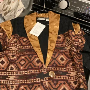 Vintage 1990’s Black and Gold Patterned Jacket Size M thumbnail 8
