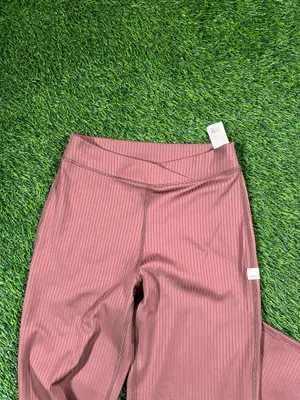 Vuori Ribbed Crossover Waist Flare Leggings Mauve Brown Size Small thumbnail 6