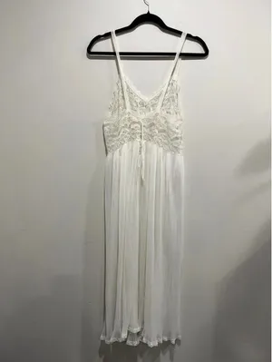 Vintage 1950s Rhythm Lingerie Sheer Pleated Lace Nightgown 34 thumbnail 4