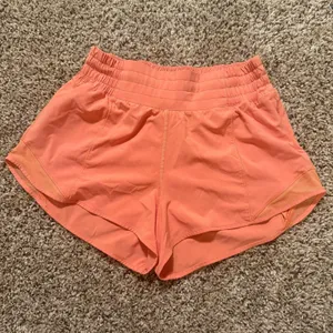 Lululemon Hotty Hot Shorts 2.5" High-Rise thumbnail 1