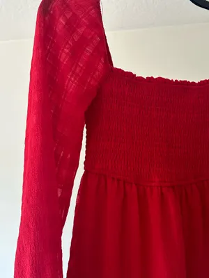 Red Dress thumbnail 2