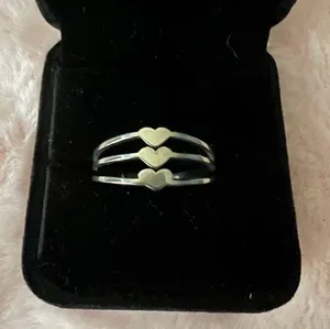 Ladies Gorgeous Stainless Steel Silver Ring Size 9 thumbnail 2
