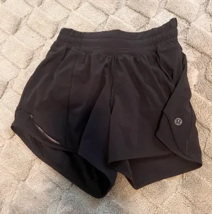 Lululemon Shorts thumbnail 1