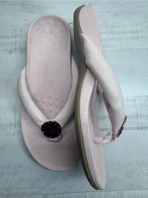 Vionic Soft Foam Thong Sandals with Decorative Medallion - Light Pink thumbnail 3