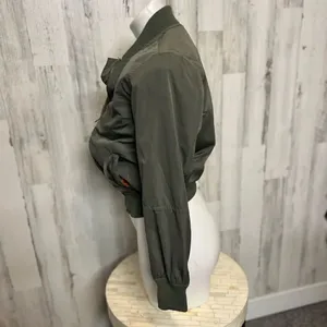 Green jacket  thumbnail 8