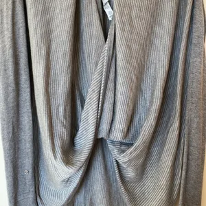 Lululemon Iconic Sweater Wrap knit Drape sweater Gray striped Size 4 Casual thumbnail 4