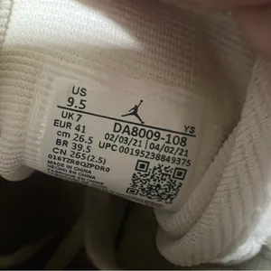 Jordan 1 Mid SE Sail Orange Quartz Corduroy Sneakers Womens Size 9.5 thumbnail 10