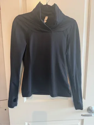 Lululemon Full Tilt Long Sleeve Cowl Neck Top Size 6 Black thumbnail 2