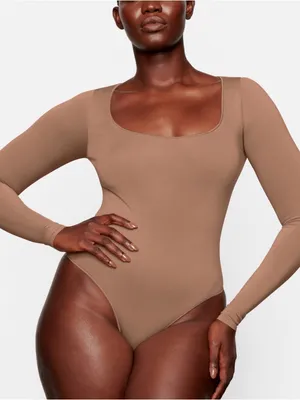 Skims Kim Kardashian Essentials Scoop Neck Long Sleeve Bodysuit size 4X/5X thumbnail 1