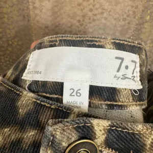 Seven7 Leopard Print Denim Cut Off Short Booty Low Rise Y2K Shorts 26 NWT thumbnail 6